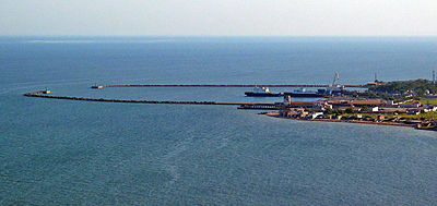https://dic.academic.ru/pictures/wiki/files/52/400px-Port_Krym_2004.jpg