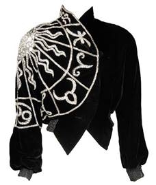 https://i.pinimg.com/736x/44/51/4b/44514b71c9f873050c244fa31344a2e2--velvet-jacket-vintage-jacket.jpg
