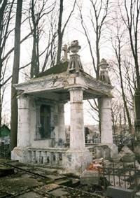 Каплица. Склеп семьи Жуковских